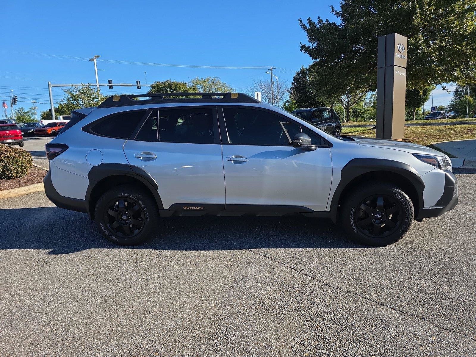 Used 2022 Subaru Outback Wilderness w/ Wilderness Package AWD/4WD image 7