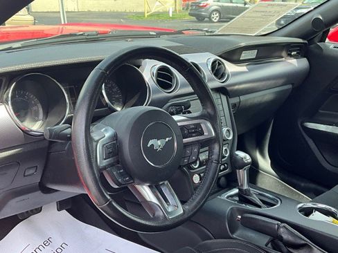 Used 2015 Ford Mustang GT RWD image 9