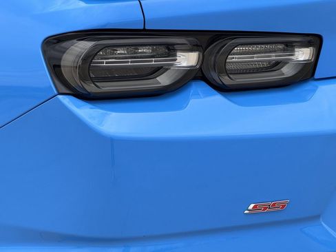 Used 2023 Chevrolet Camaro SS w/ Design Package 1 image 10