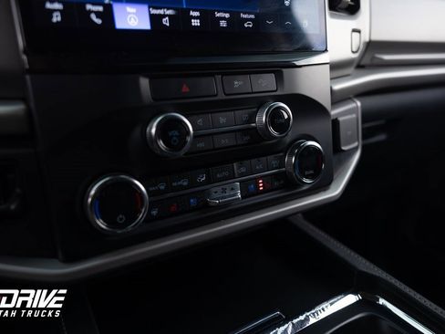 Used 2023 Ford Expedition Max XLT image 32