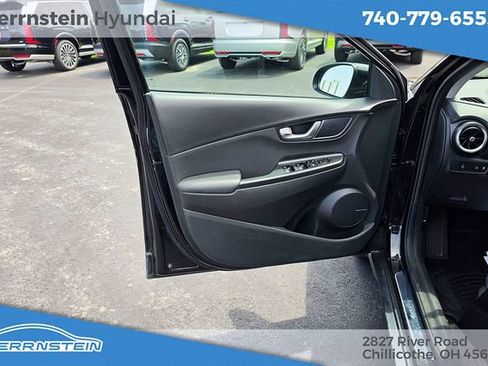 Used 2022 Hyundai Kona Limited w/ Winter Weather Package AWD/4WD image 14