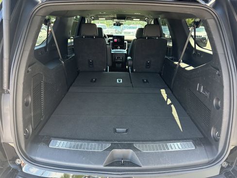 Used 2025 GMC Yukon XL Denali AWD/4WD image 13