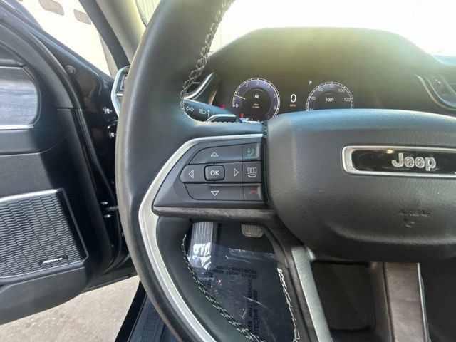 Used 2023 Jeep Grand Cherokee L Limited w/ Luxury Tech Group II AWD/4WD image 31