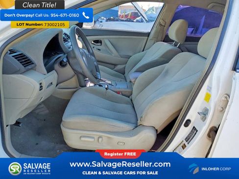 Used 2011 Toyota Camry LE image 9