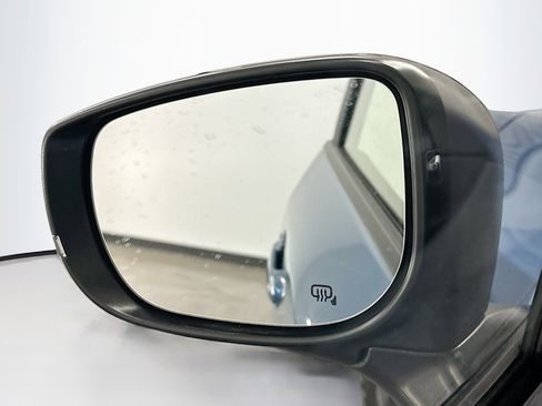 Used 2024 Subaru Crosstrek 2.0i Premium image 16