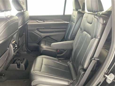 Used 2023 Jeep Grand Cherokee L Limited w/ Black Appearance Package image 42