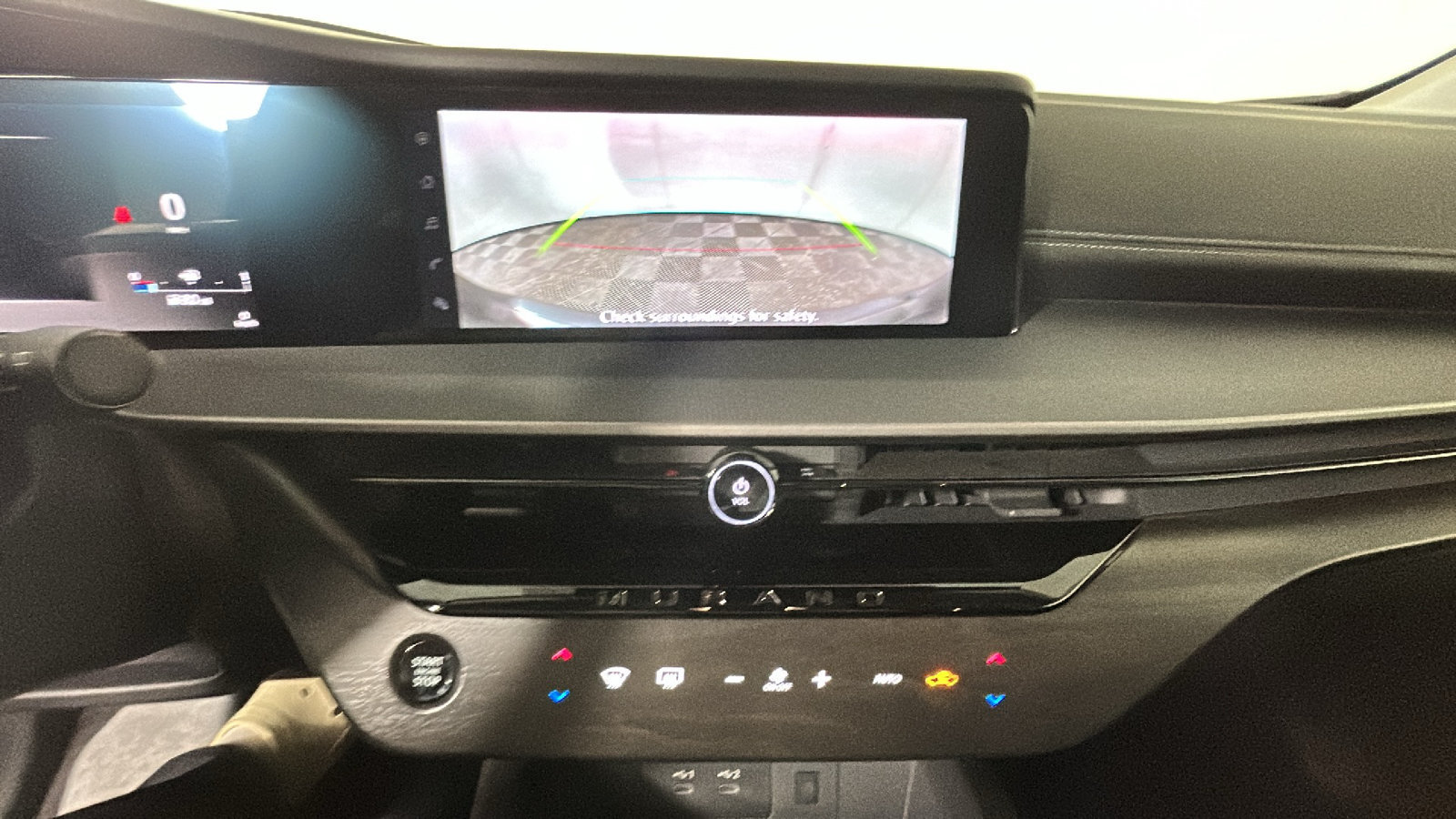 Used 2025 Nissan Murano SV FWD image 28