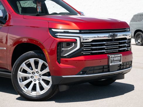 New 2025 Chevrolet Suburban Premier image 8