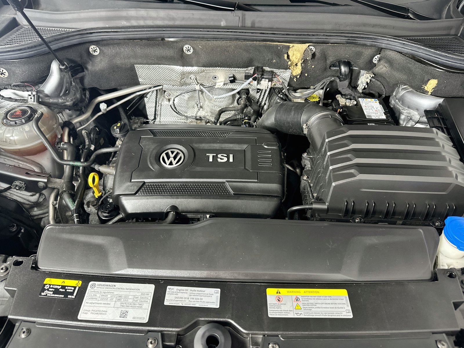 Used 2023 Volkswagen Atlas Cross Sport SEL R-Line AWD/4WD image 30