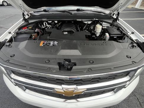 Used 2019 Chevrolet Suburban LT AWD/4WD image 25