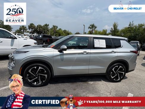 Used 2023 Mitsubishi Outlander SE FWD image 4