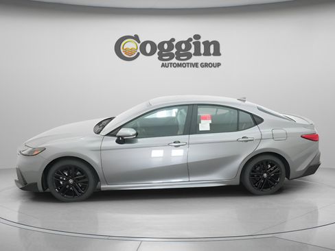 New 2026 Toyota Camry SE FWD image 5