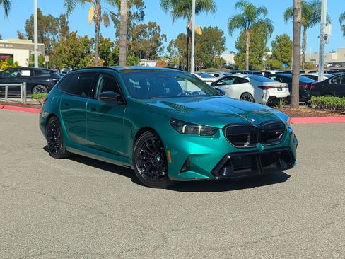 Used 2025 BMW M5 Touring w/ M Driver's Package image 2