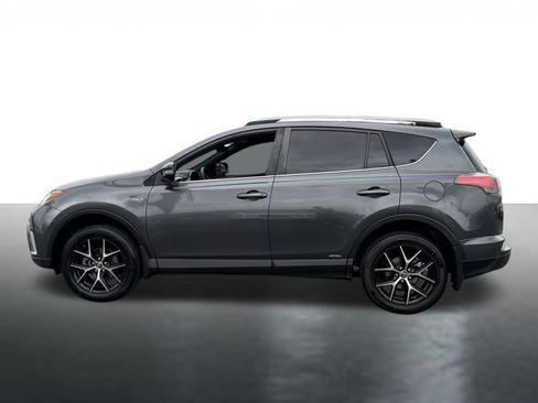 Used 2018 Toyota RAV4 SE AWD/4WD image 5