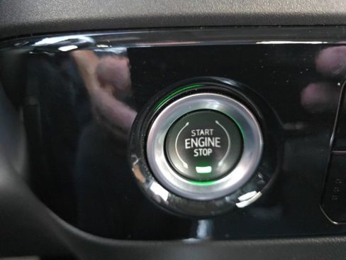 Used 2022 Chevrolet Silverado 1500 RST image 23