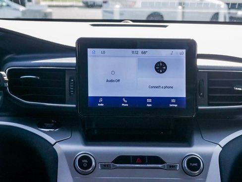 Used 2022 Ford Explorer XLT w/ Equipment Group 202A image 13