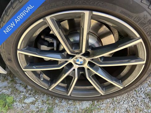 Used 2019 BMW 330i xDrive Sedan w/ Driving Assistance Package AWD/4WD image 9