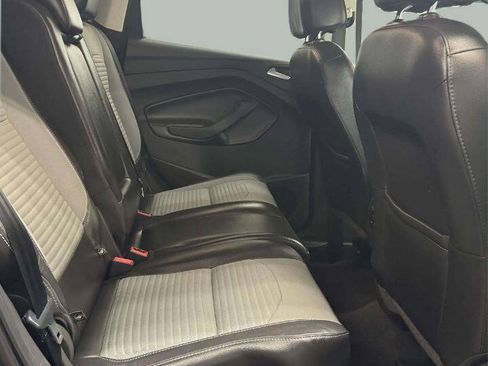 Used 2017 Ford Escape SE w/ SE Sport Appearance Package FWD image 8