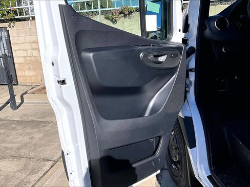 New 2025 Mercedes-Benz Sprinter 2500 image 10