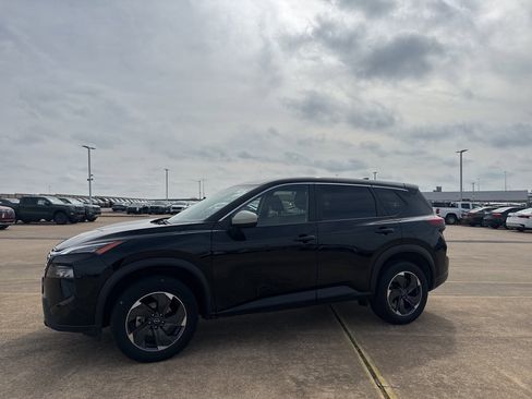 Certified 2025 Nissan Rogue SV image 12