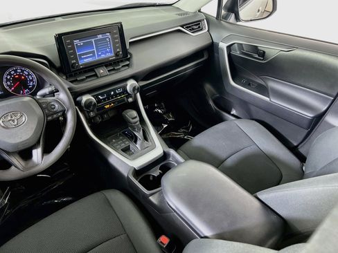 Used 2021 Toyota RAV4 LE AWD/4WD image 21