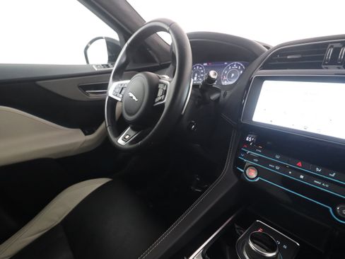 Used 2019 Jaguar F-PACE S AWD/4WD image 10