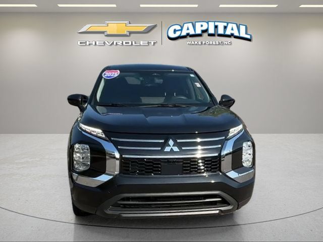 Used 2025 Mitsubishi Outlander ES FWD image 8