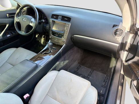 Used 2015 Lexus IS 250C w/ Luxury Package RWD image 13