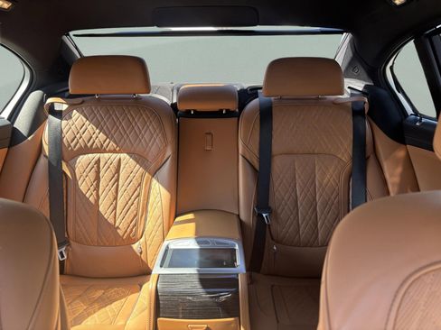 Used 2021 BMW 750i xDrive w/ Luxury Rear Seating Package image 26