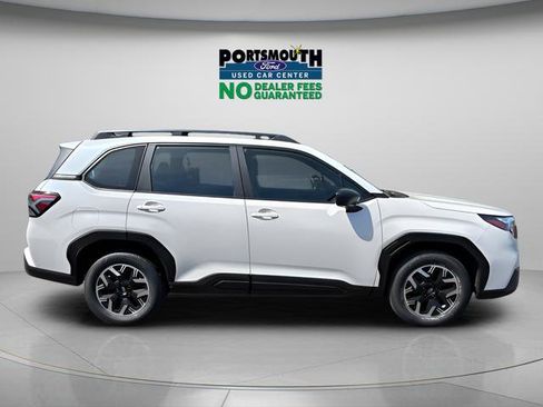 Used 2025 Subaru Forester AWD/4WD image 23