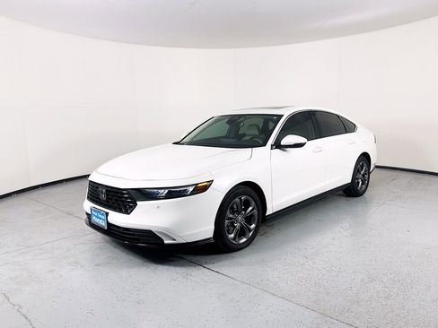 Certified 2025 Honda Accord EX-L image 3