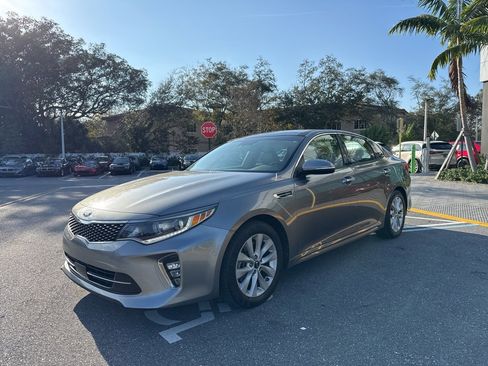 Used 2018 Kia Optima EX w/ Technology Package image 10