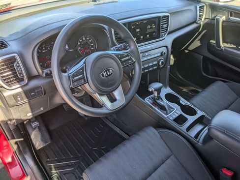 Used 2020 Kia Sportage LX image 11