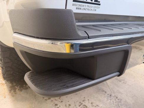 Used 2018 GMC Canyon SLT image 14