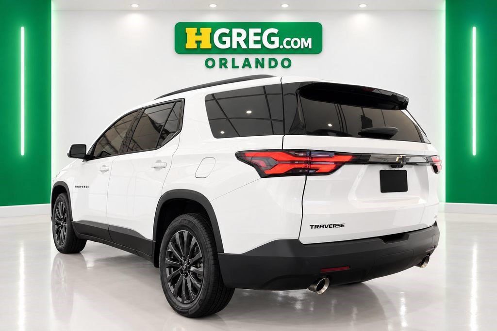 Used 2023 Chevrolet Traverse RS FWD image 2