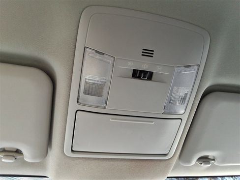 Used 2016 Toyota RAV4 LE image 35