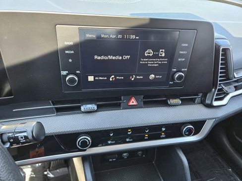 Used 2025 Kia Sportage LX FWD image 8