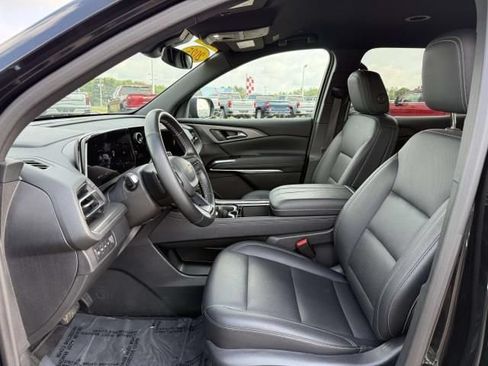 Used 2025 Chevrolet Traverse LT AWD/4WD image 11