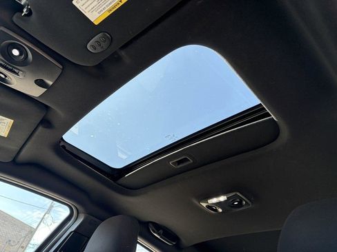 Used 2012 Chrysler 200 Touring w/ Sun/Sound Group image 18