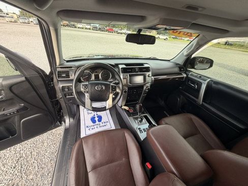 Used 2018 Toyota 4Runner Limited AWD/4WD image 11