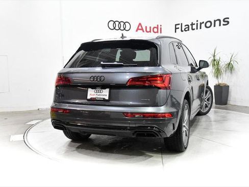 Certified 2025 Audi Q5 2.0T Premium w/ Convenience Plus Package image 13