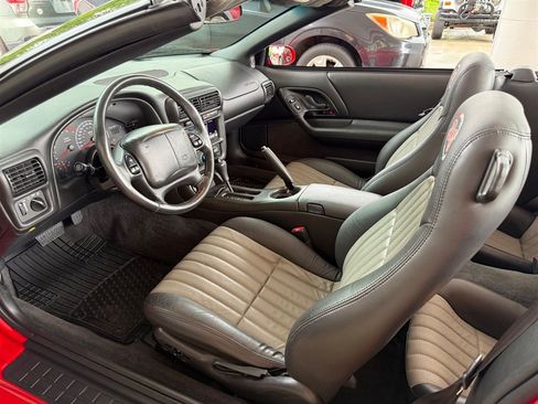 Used 2002 Chevrolet Camaro Z28 w/ SS Performance/Appearance Pkg RWD image 9