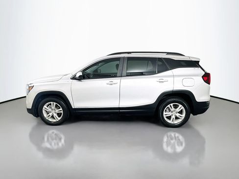 Used 2022 GMC Terrain SLE w/ Driver Convenience Package FWD image 8
