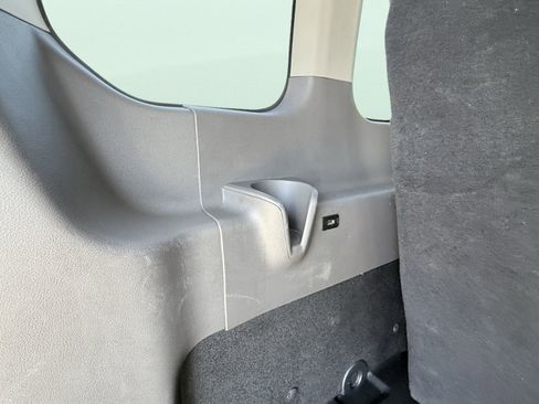 Used 2023 Ford Transit 350 XLT image 12