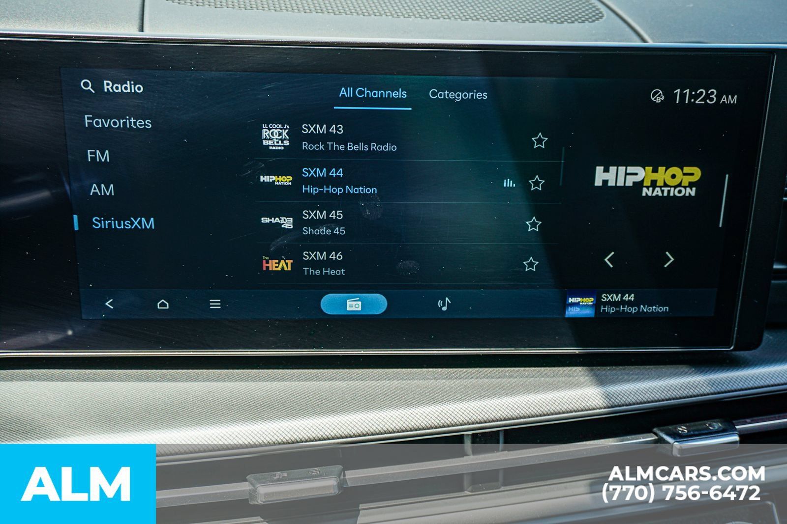 Used 2025 Hyundai Santa Fe SE FWD image 31