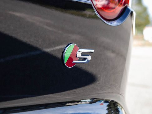 Used 2015 Jaguar F-TYPE S image 22