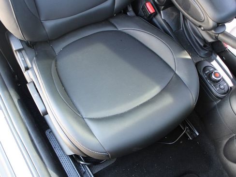 Used 2020 MINI Cooper 2-Door Hardtop FWD image 12