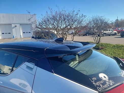 Used 2021 Toyota C-HR Limited image 14