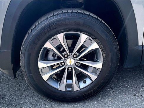 Used 2025 Chevrolet Equinox LT image 16