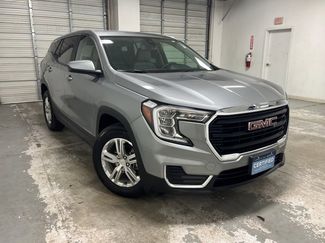Used 2024 GMC Terrain SLE image 1